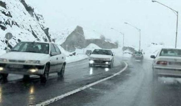برف و باران در جاده‌های نیمی از استان‌های کشور 