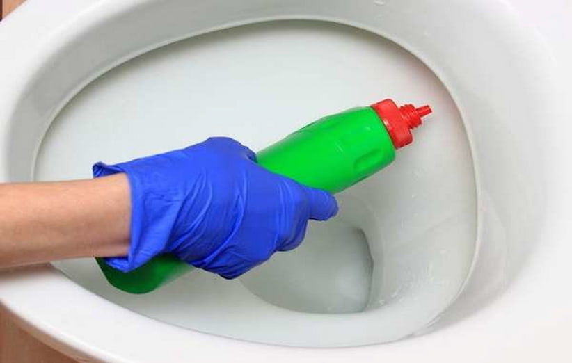The fastest ways to unclog the toilet