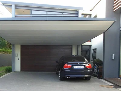 What are the advantages and disadvantages of parking garages?