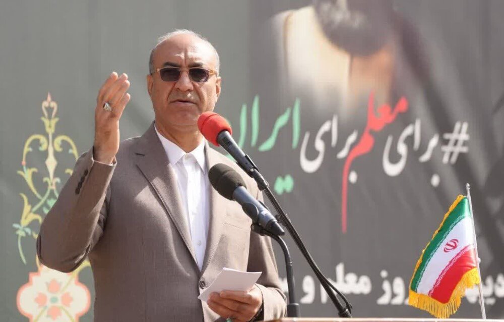 مدارس کانکسی و سنگی استان تا مهر جمع‌آوری می‌شوند
